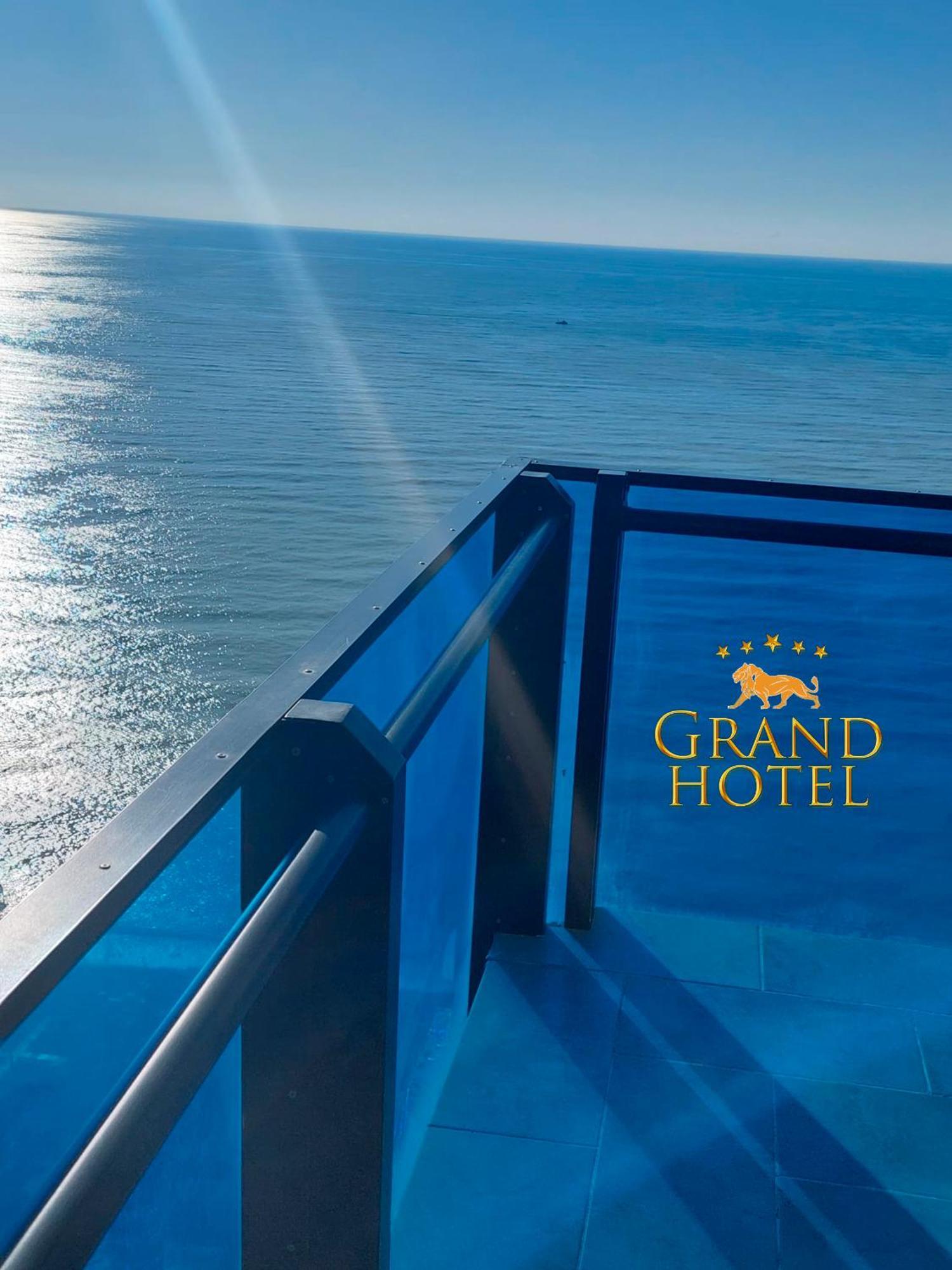 Grand Hotel ☆ Orbi City 바투미 외부 사진