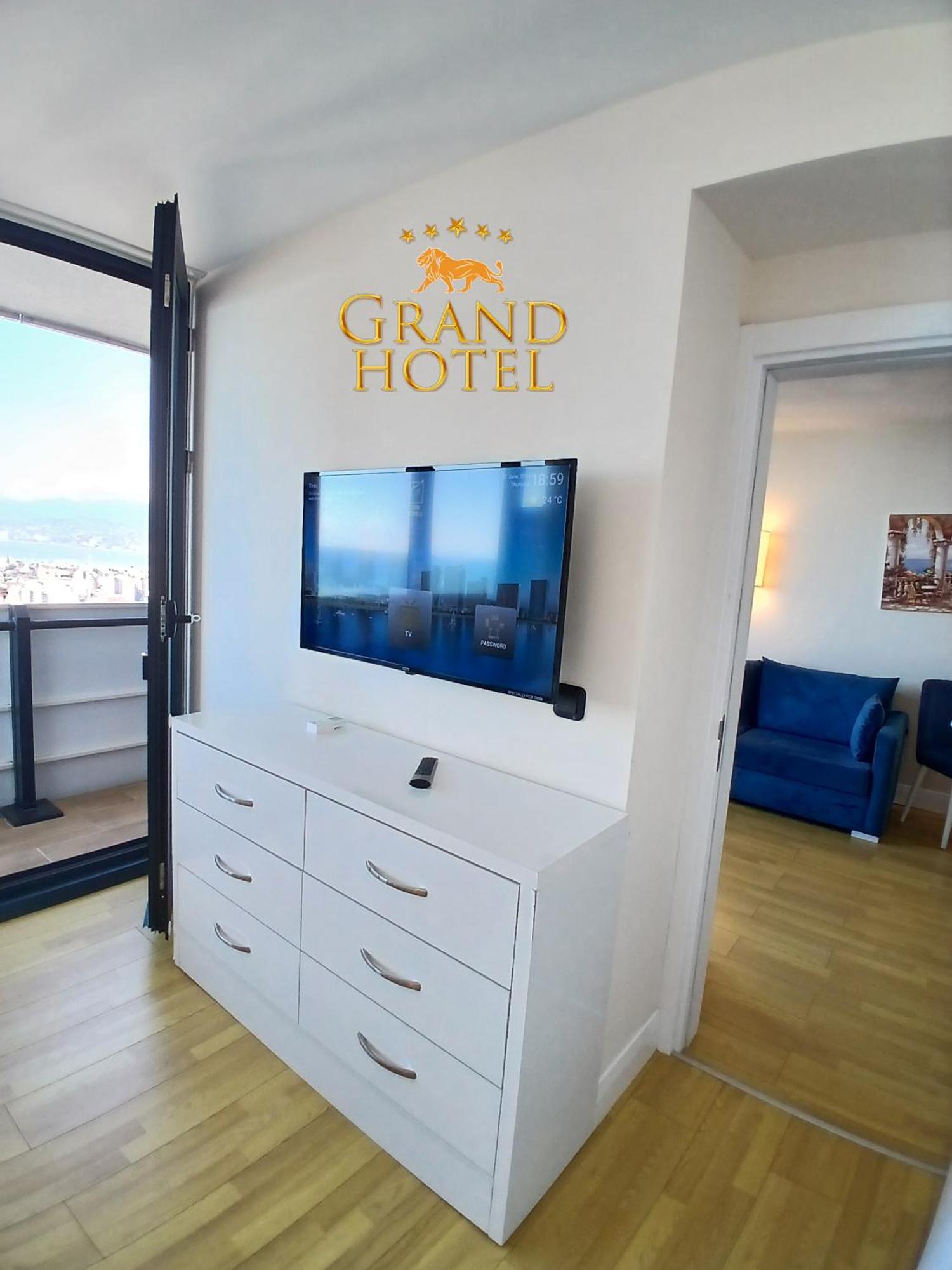 Grand Hotel ☆ Orbi City 바투미 외부 사진
