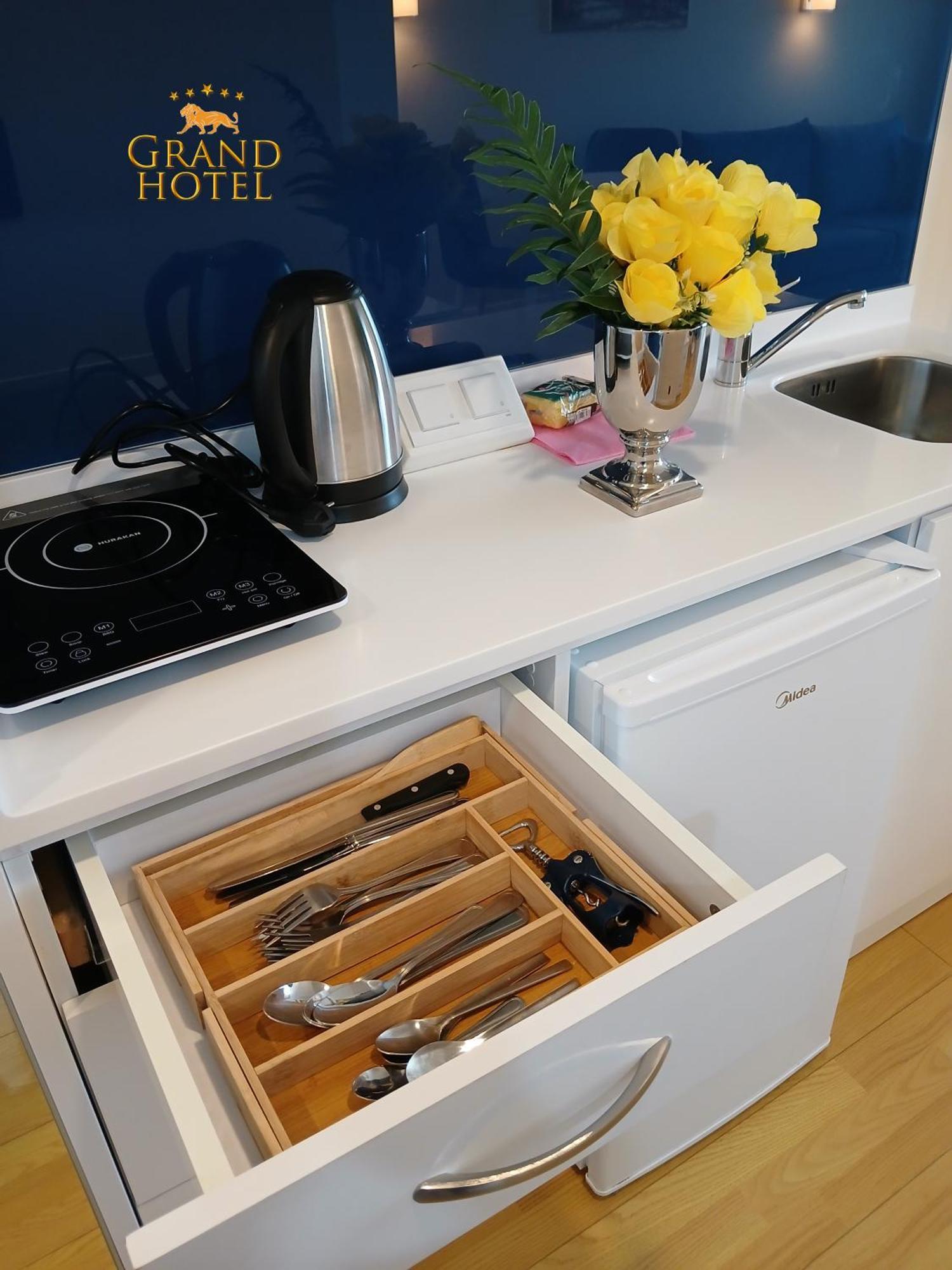 Grand Hotel ☆ Orbi City 바투미 외부 사진