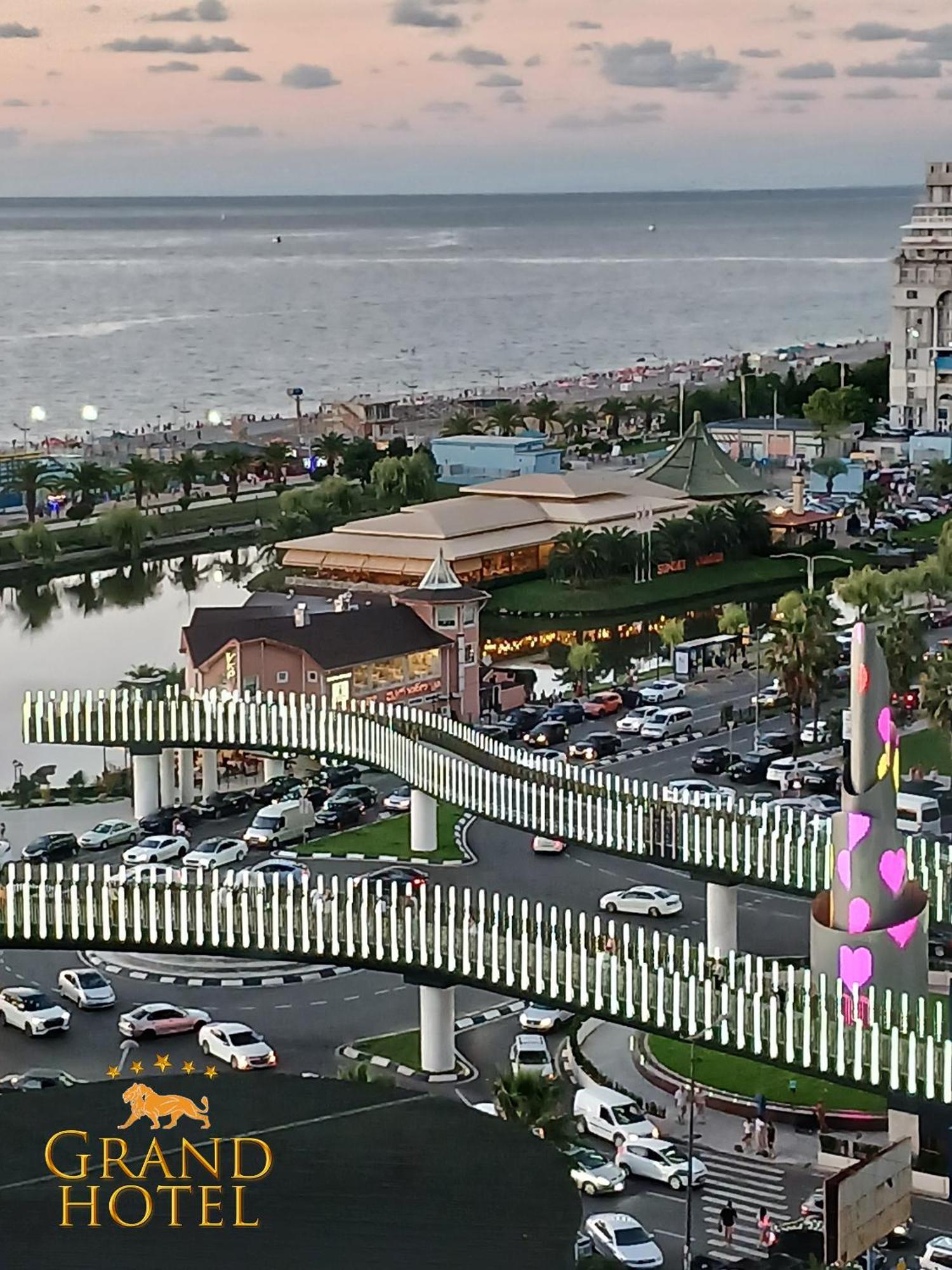 Grand Hotel ☆ Orbi City 바투미 외부 사진